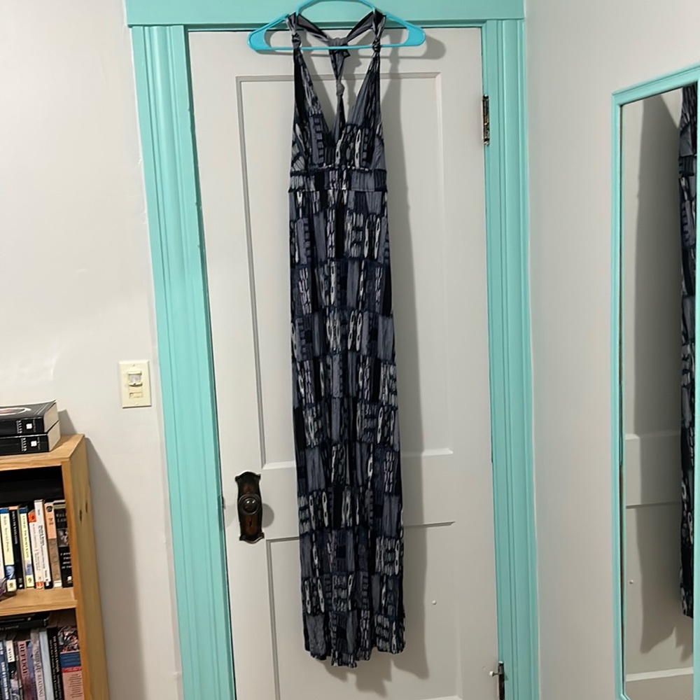 Pretty Banana Republic dress. Mix of purples, blues, greys and black.